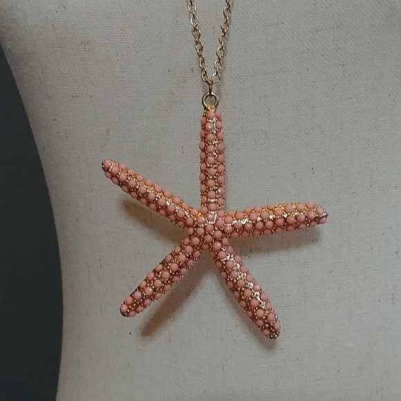 ALDO Starfish 3D Pendant Necklace on Gold Toned Chain Beach Summer Vibes - Picture 2 of 5